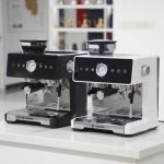 tragbare-halbautomatische-kaffeemaschine-integrierte-schleifmaschine-20-bar-edelstahl-2200w-1.jpeg