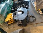 hydraulischer-greifer-fur-bagger-greifen-und-manipulieren-von-holz-metall-schrott.jpeg